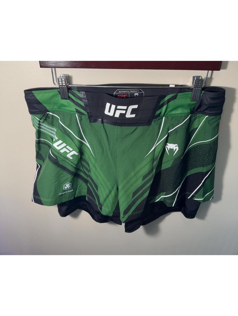 Venum UFC Authentic Fight Night Green Shorts Size L BNWT